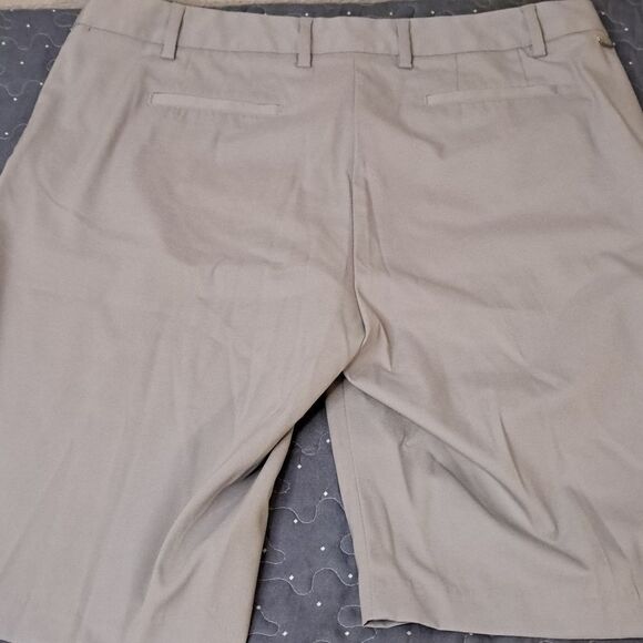 Greg Norman golf shorts size 14 - Picture 3 of 3